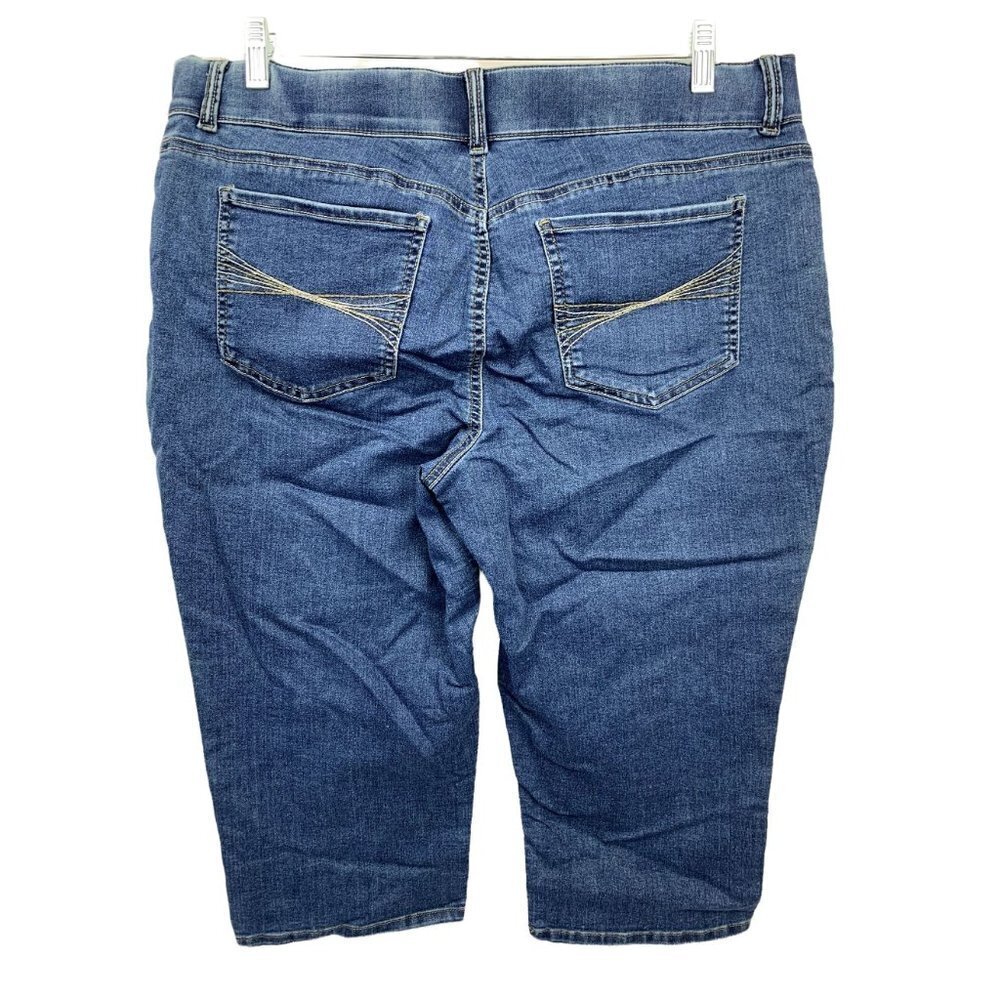 Riders by Lee Mid-Rise Capris - Picture 2 of 6